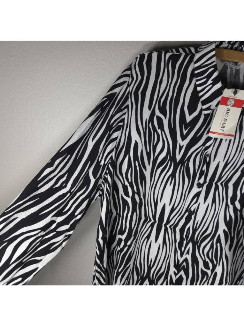 Big Dart Women Button Up Shirt 2X Long Sleeve Zebra Print High Low Black White - Picture 6 of 16